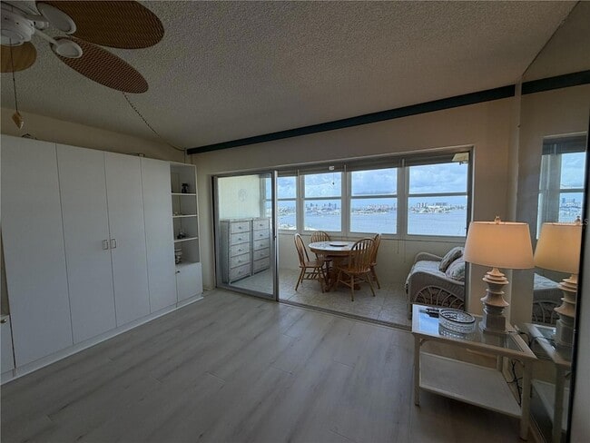 Photo - 4550 Cove Cir Unit 1205