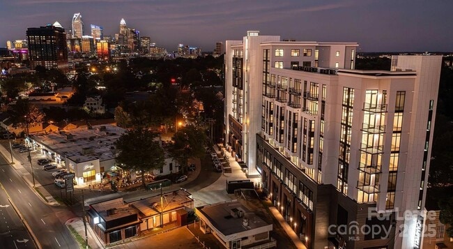 Building Photo - 2025 Cleveland Ave Unit Willow - A21