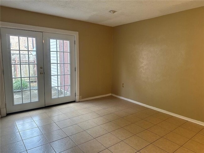 Photo - 300 Coral Ave Unit B