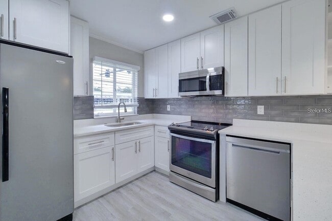 Photo - 976 W Fairbanks Ave
