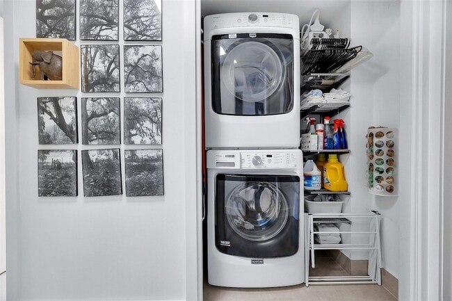 Photo - 3611 Oaks Clubhouse Dr Unit 203