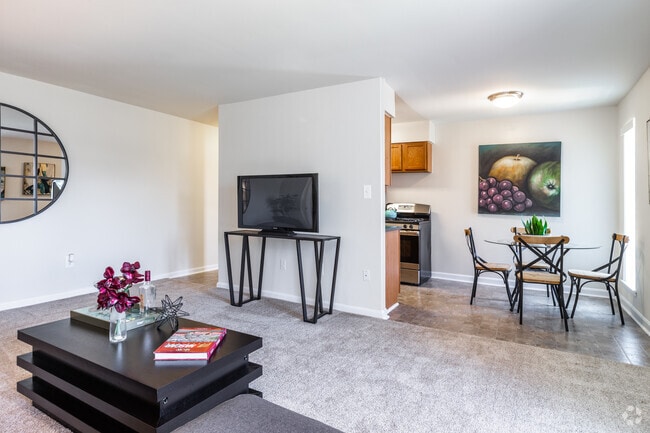 1BR, 1BA - 637SF - Coverstone I