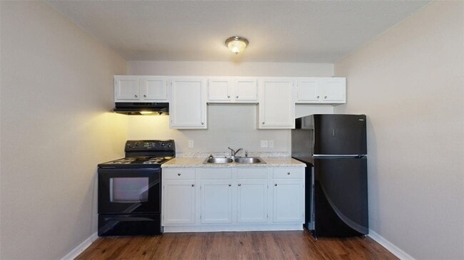 Photo - 500 Foch St Unit 7