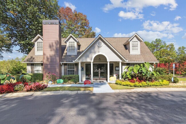 Building Photo - Oakley Run