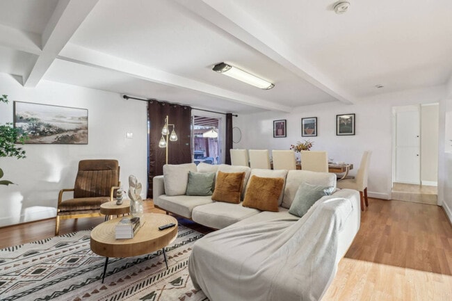 Building Photo - 609 Carlsbad St Unit ID1283128P