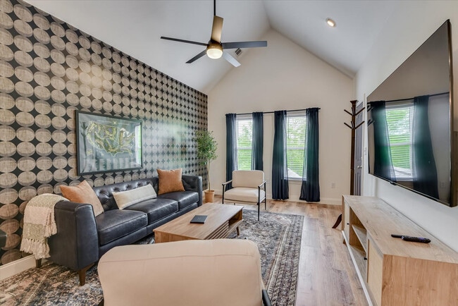 Building Photo - 351 Landing Dr Unit ID1127049P