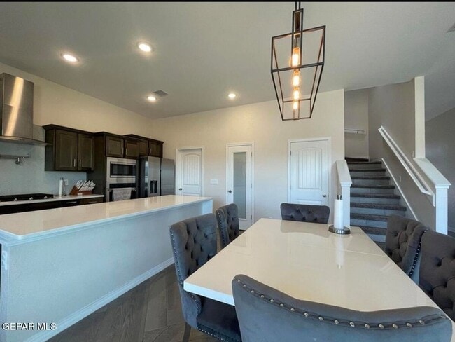 Photo - 420 Villa Socorro Pl