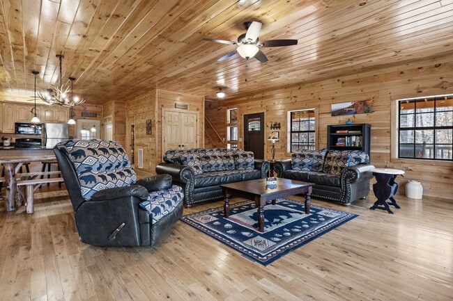 Building Photo - 224 Dogwood Dr Unit SI ID1438536P