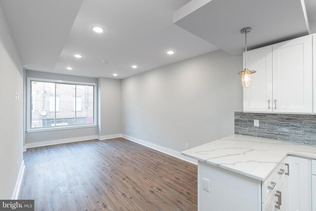 Photo - 1604 N 6th St