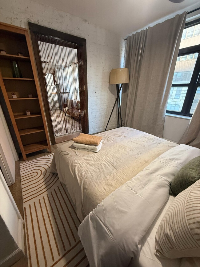 Photo - 341 W 30th St Unit ID1323966P