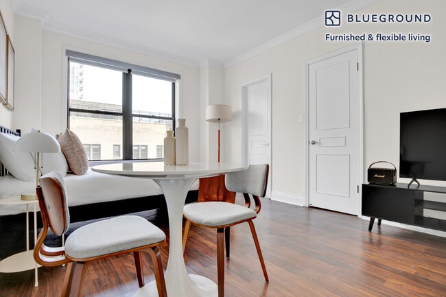 Photo - 200 E Chestnut St Unit SI FL17-ID618