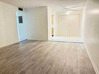 Photo - 27 Golfs Edge Unit H