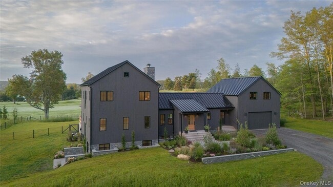 Photo - 61 Red Fox Ln