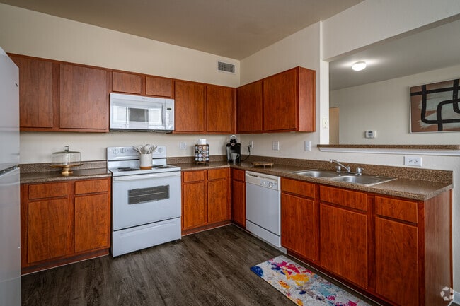 2BR, 2BA - 1,332SF - Crossings at Hillcroft