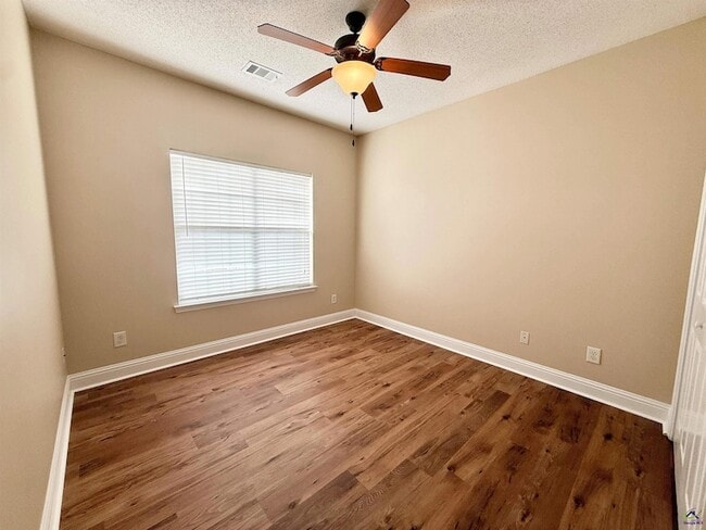 Photo - 200 Vining Way