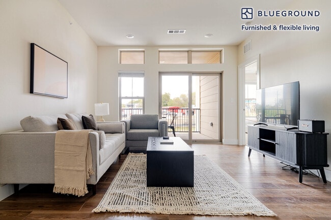 Building Photo - 1501 W Howard Ln Unit FL5-ID365