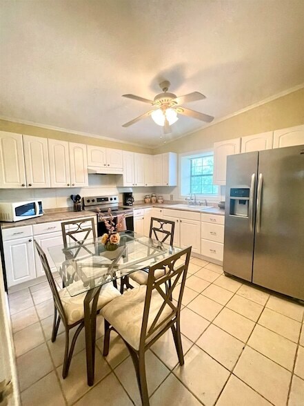 Photo - 406 Longshadow Rd