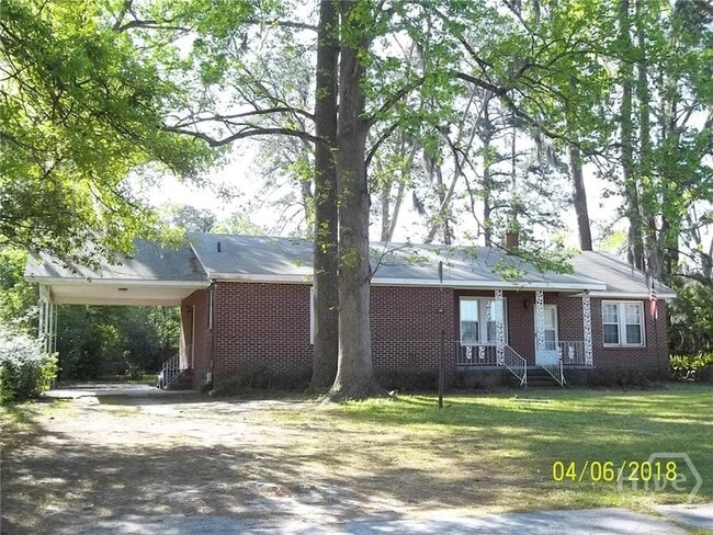 Building Photo - 141 Rommel Ave