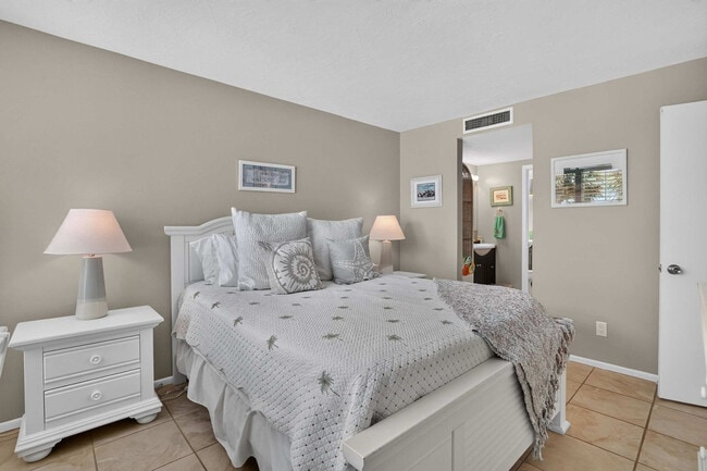Photo - 605 Sutton Pl Unit SI FL2-ID1626830P