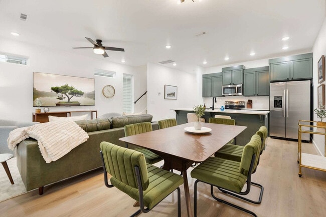 Photo - 738 N 5th St Unit ID1359770P