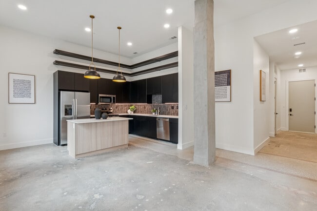 Photo - The Beacon Building