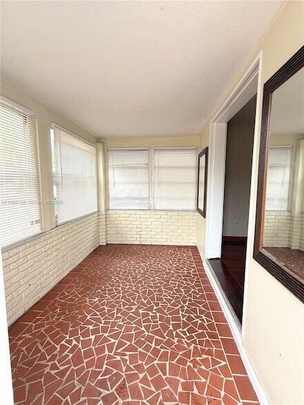 Photo - 1062 NE 38th St