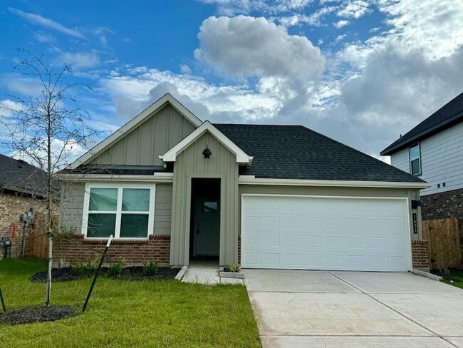Building Photo - 1631 Solana Dr