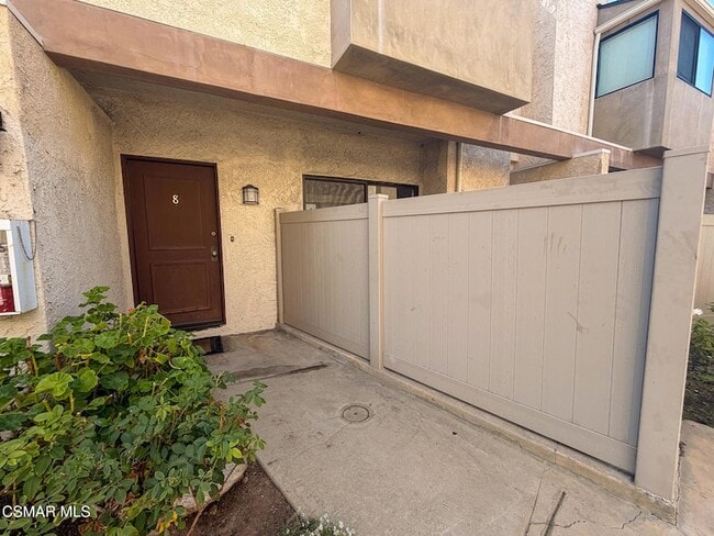 Building Photo - 18242 Burbank Blvd