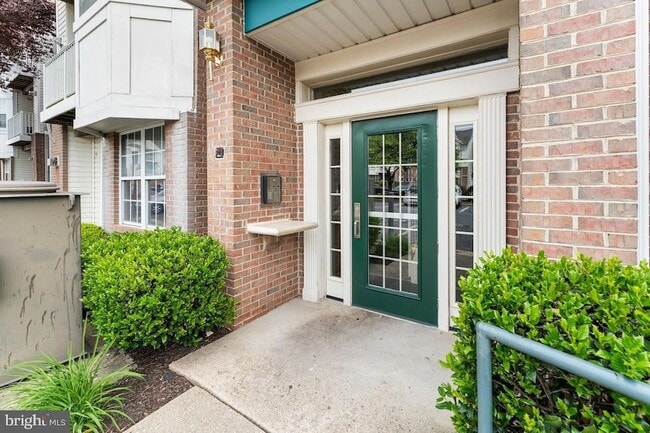 Photo - 8921 Town Center Cir Unit 305