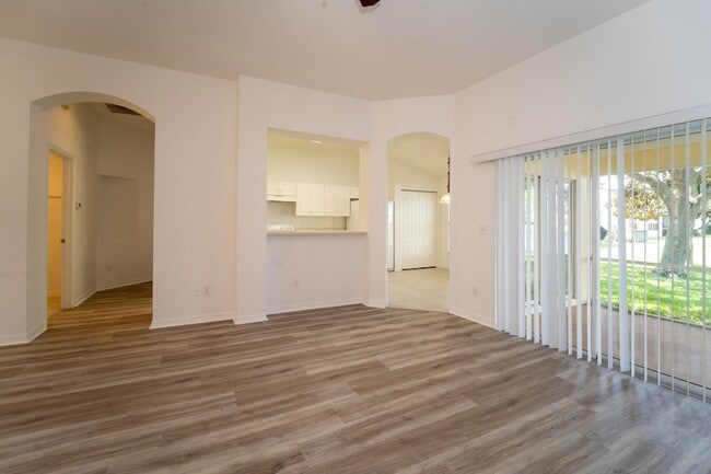 Photo - 957 Windward Way