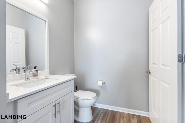 Photo - 100 River Park Dr Unit 228