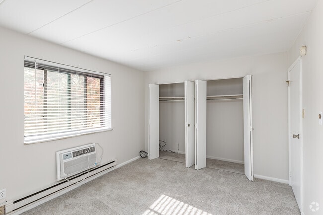 1BR, 1BA - 655SF - Bedroom - Brittany Apartments