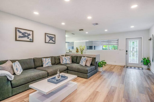 Photo - 834 SW 14th Ct Unit SI FL1-ID1475651P