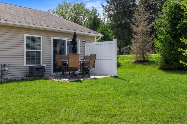 Photo - Redwood Newark