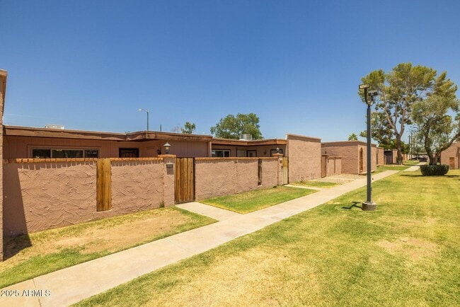 Photo - 6008 W Augusta Ave