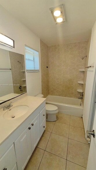 Photo - 2800 NE 203rd St Unit 17