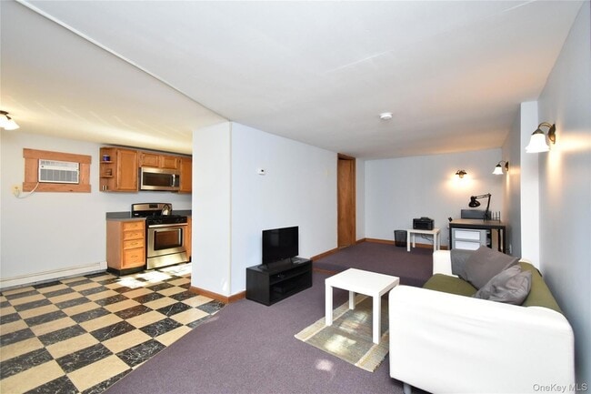 Photo - 504 NY-9D