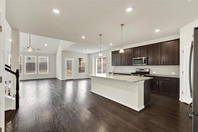 Photo - 908 Leadtree Loop