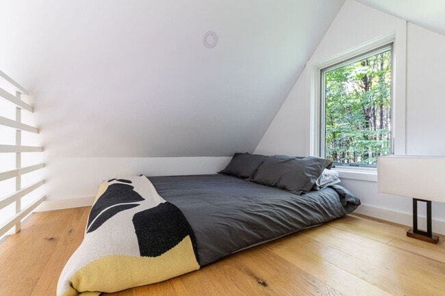 Building Photo - 535 Scutt Mountain Rd Unit SI ID1492977P