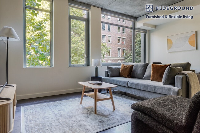 Building Photo - 521 Stadium Pl S Unit FL3-ID959