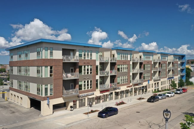 Building Photo - Avenir