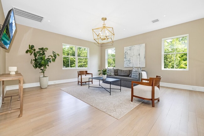 Building Photo - 241 E Saddle River Rd Unit SI ID1495030P