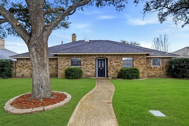 Building Photo - 1329 Mackie Dr