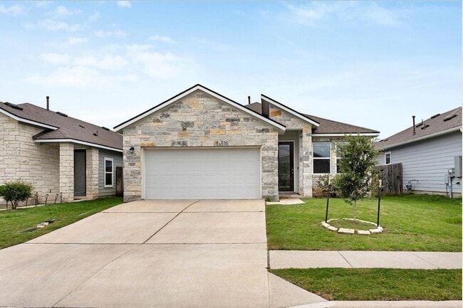Building Photo - 420 Winding Hollow Ln