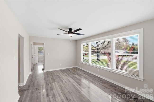 Photo - 2301 Shamrock Dr