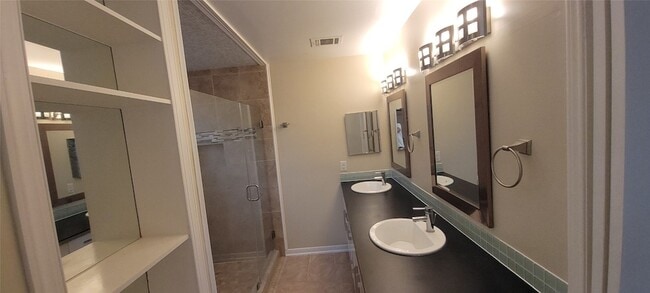 Photo - 11531 Overbrook Ln