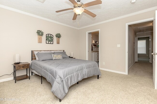 Photo - 611 Peach St