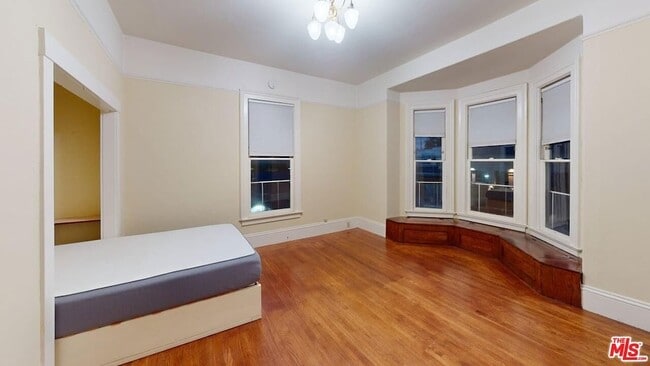 Photo - 487 43rd St Unit 3