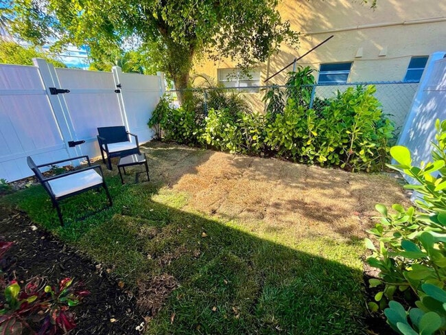 Photo - 820 NE 14th Ave Unit ID1369646P