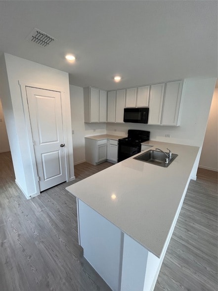 Photo - 14182 Inglebert St